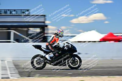 media/Mar-25-2024-Moto Forza (Mon) [[8d4319bd68]]/4-Novice Group/Session 4 Front Straight Speed Pans/